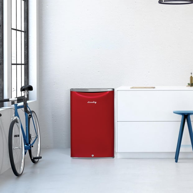 Danby Free-Standing 21 inch 4.4 cu.ft. Compact Bar Refrigerator