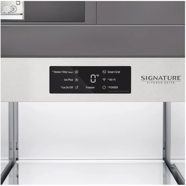 Signature Kitchen Suite 9.6 cu.ft. Integrated Column Freezer