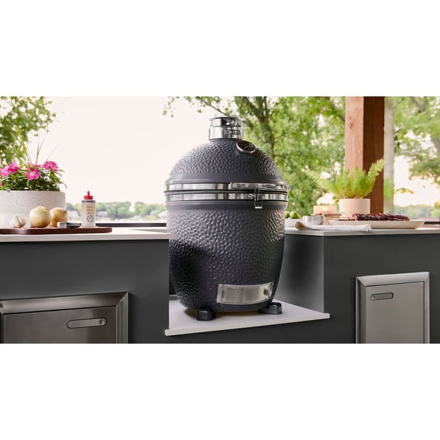 Lynx Pro Built-in 22 inch Charcoal BBQ Grill 