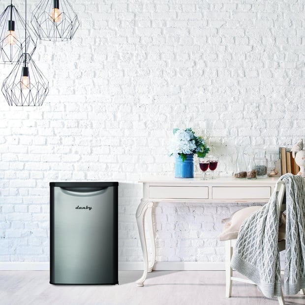 Danby Free-Standing or Built-in 18 inch 2.6 cu.ft. Compact Bar Refrigerator