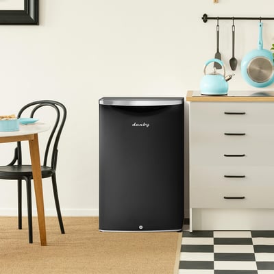 Danby Free-Standing 21 inch 4.4 cu.ft. Compact Bar Refrigerator