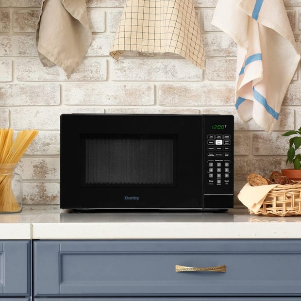 Danby 0.9 cu.ft. Countertop Microwave