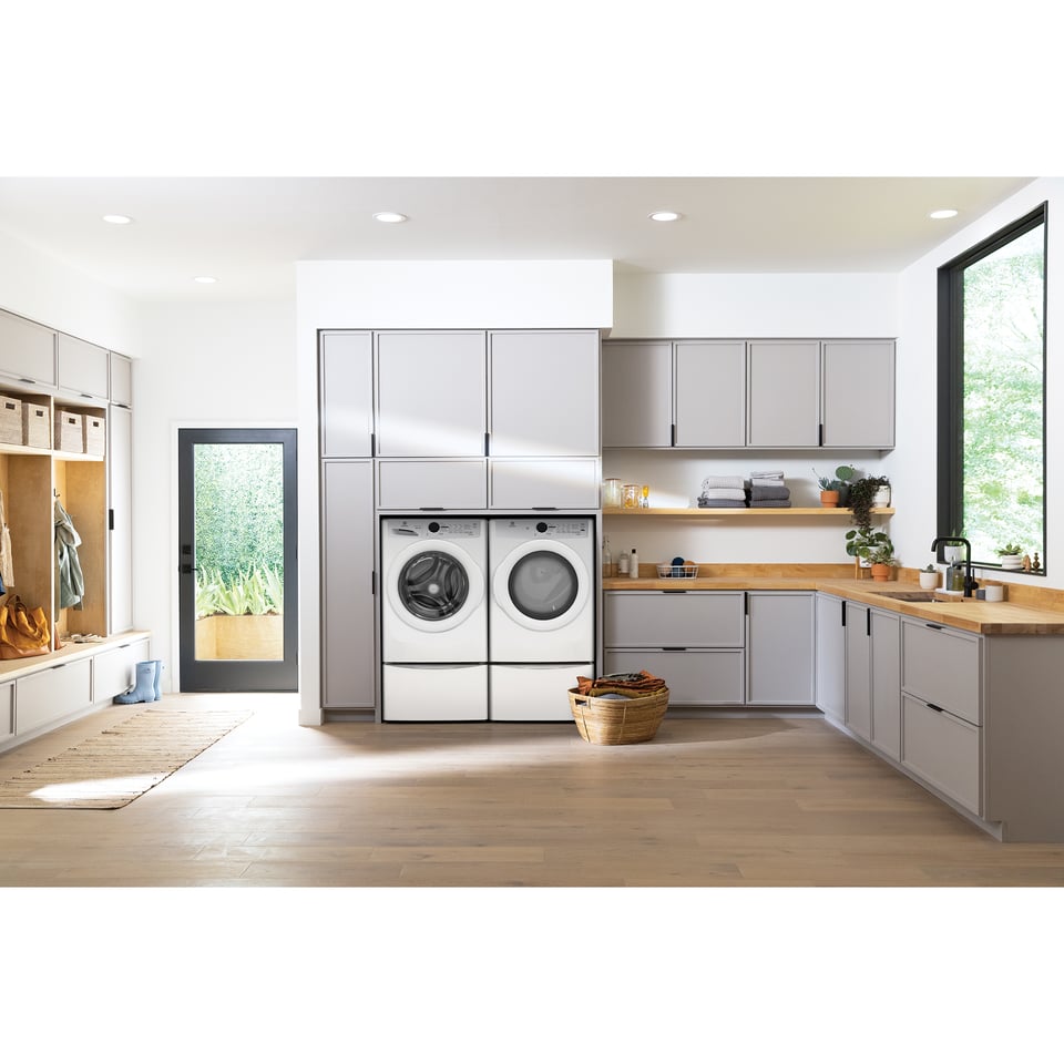 Electrolux 8.0 cu.ft. Stackable Vented Dryer - Clearance · Trail