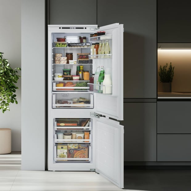 Electrolux 8.62 cu.ft. Bottom Freezer Refrigerator