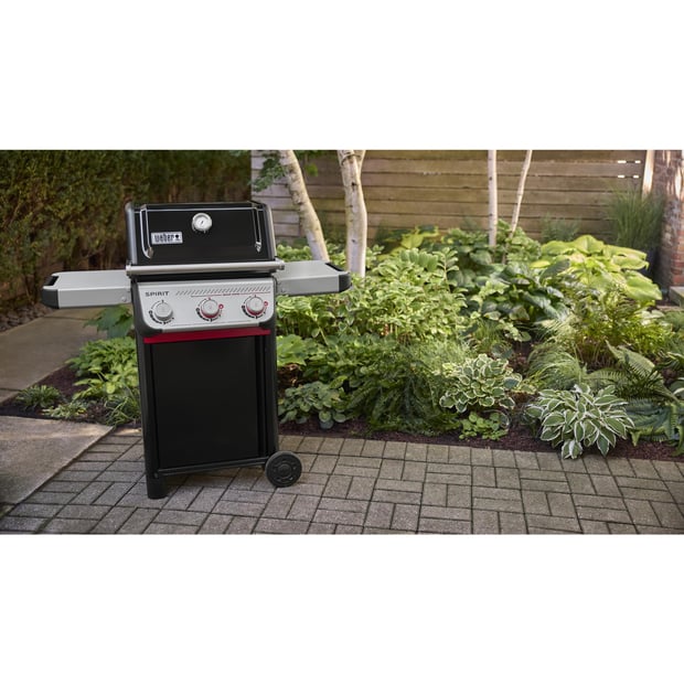 Weber Spirit E-325 Freestanding 3 Burner Liquid Propane BBQ Grill