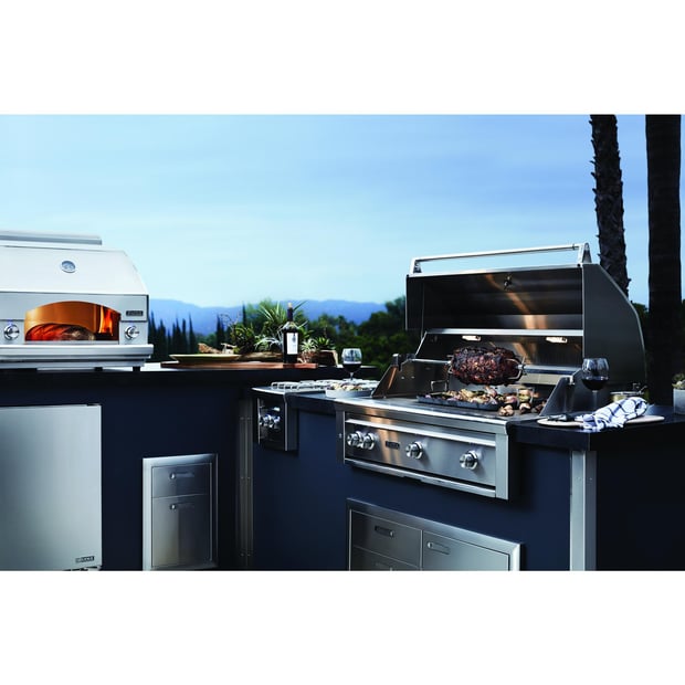 Lynx Professional Built-in 4 Burner Natural Gas BBQ Grill with Trident Infrared Burners and Rotisserie