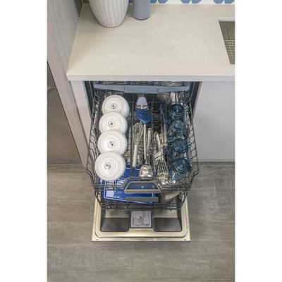 Thermador 6 Cycle Dishwasher with Hidden Controls